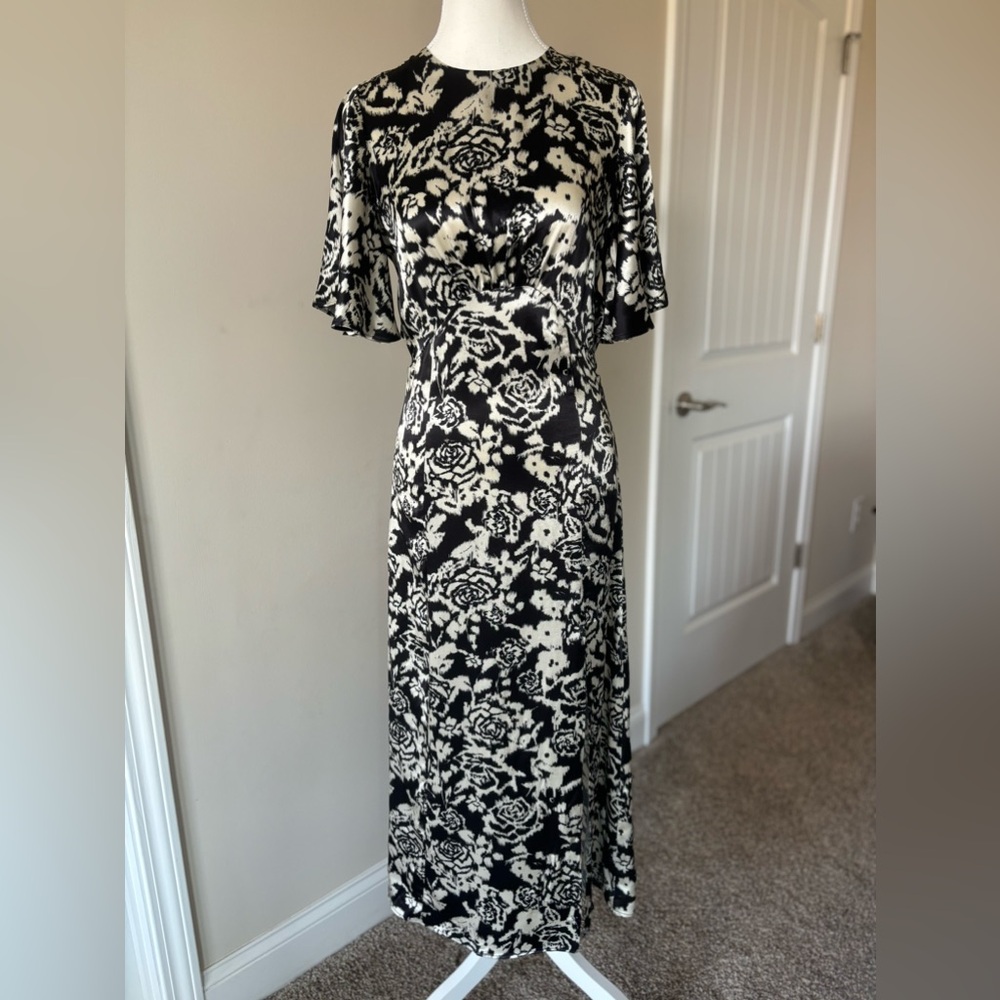 TOPSHOP Flutter Sleeve Open Back Satin Dress. Size 2. Black Cream Floral Print - Picture 3 of 13